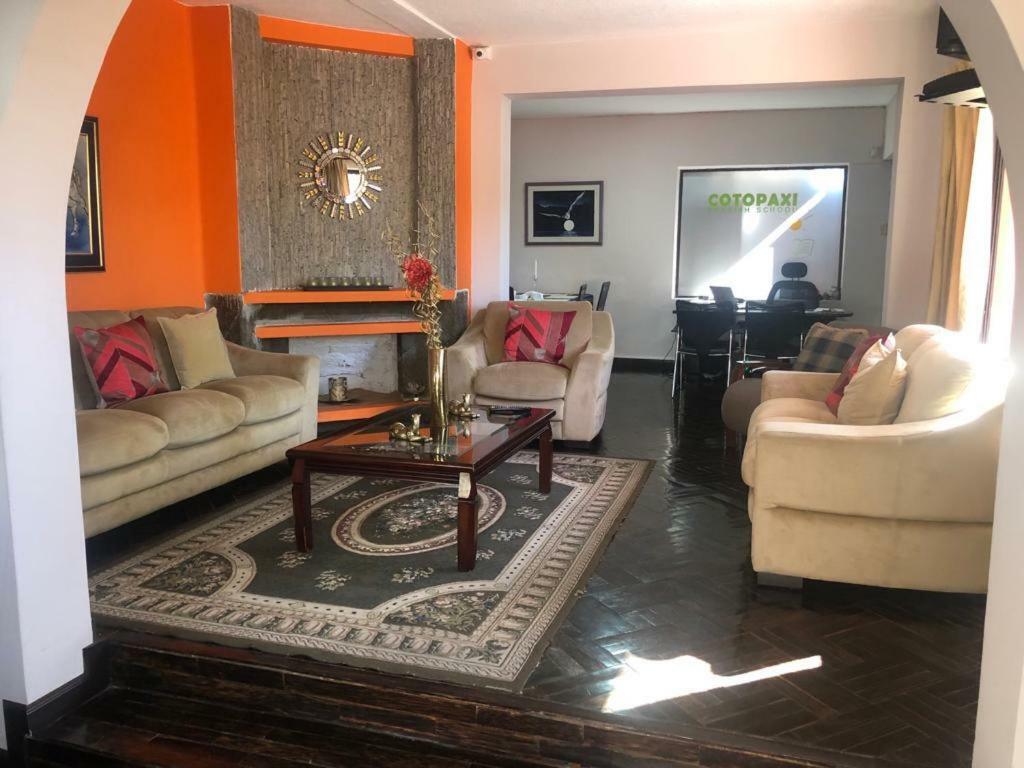 Hostal Tutamanda 2 Quito Ngoại thất bức ảnh