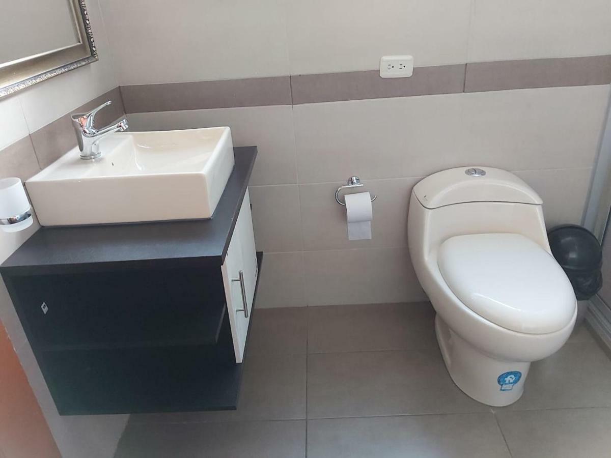 Hostal Tutamanda 2 Quito Ngoại thất bức ảnh